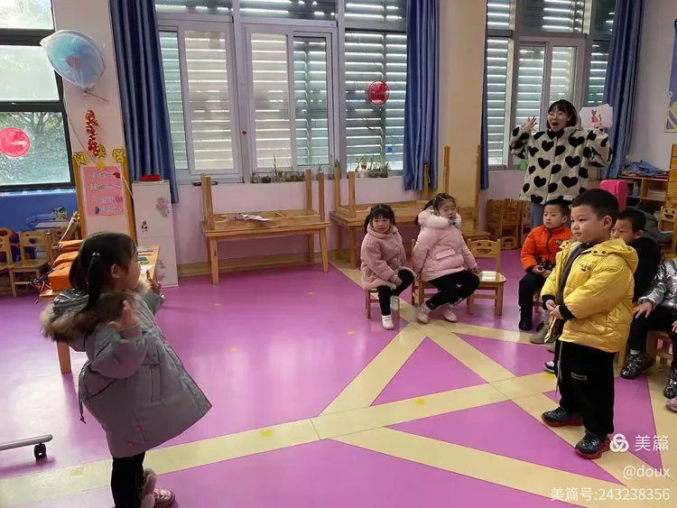 global english艾思奇幼儿园小班英语汇报课